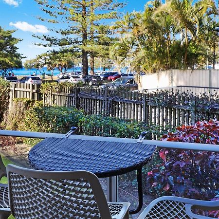 Pacific Regis Beachfront Holiday Apartments Gold Coast Exterior photo